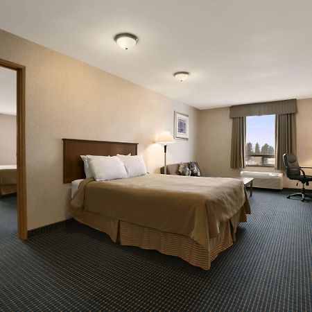 Days Inn By Wyndham Prince Albert Exteriér fotografie