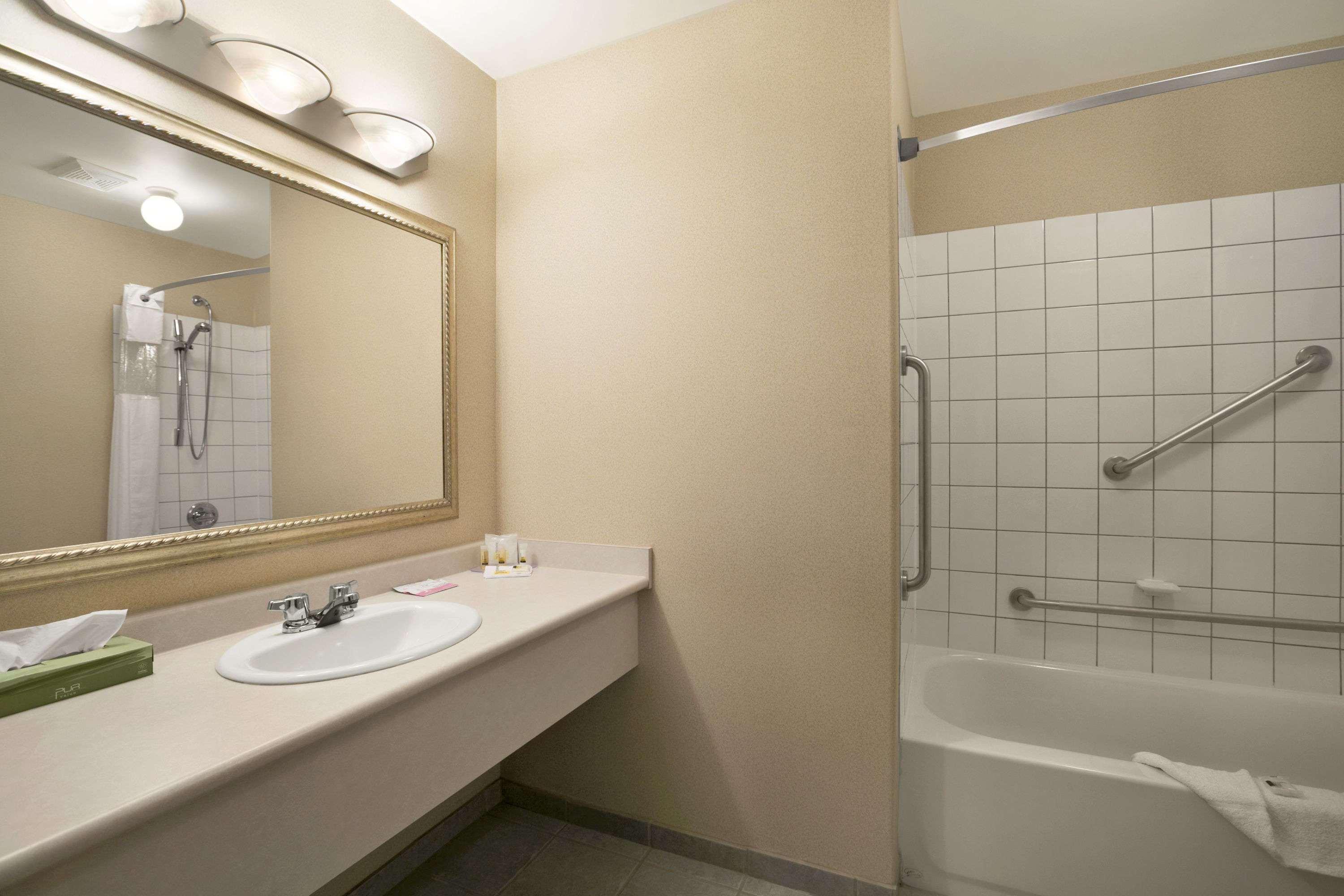 Days Inn By Wyndham Prince Albert Exteriér fotografie