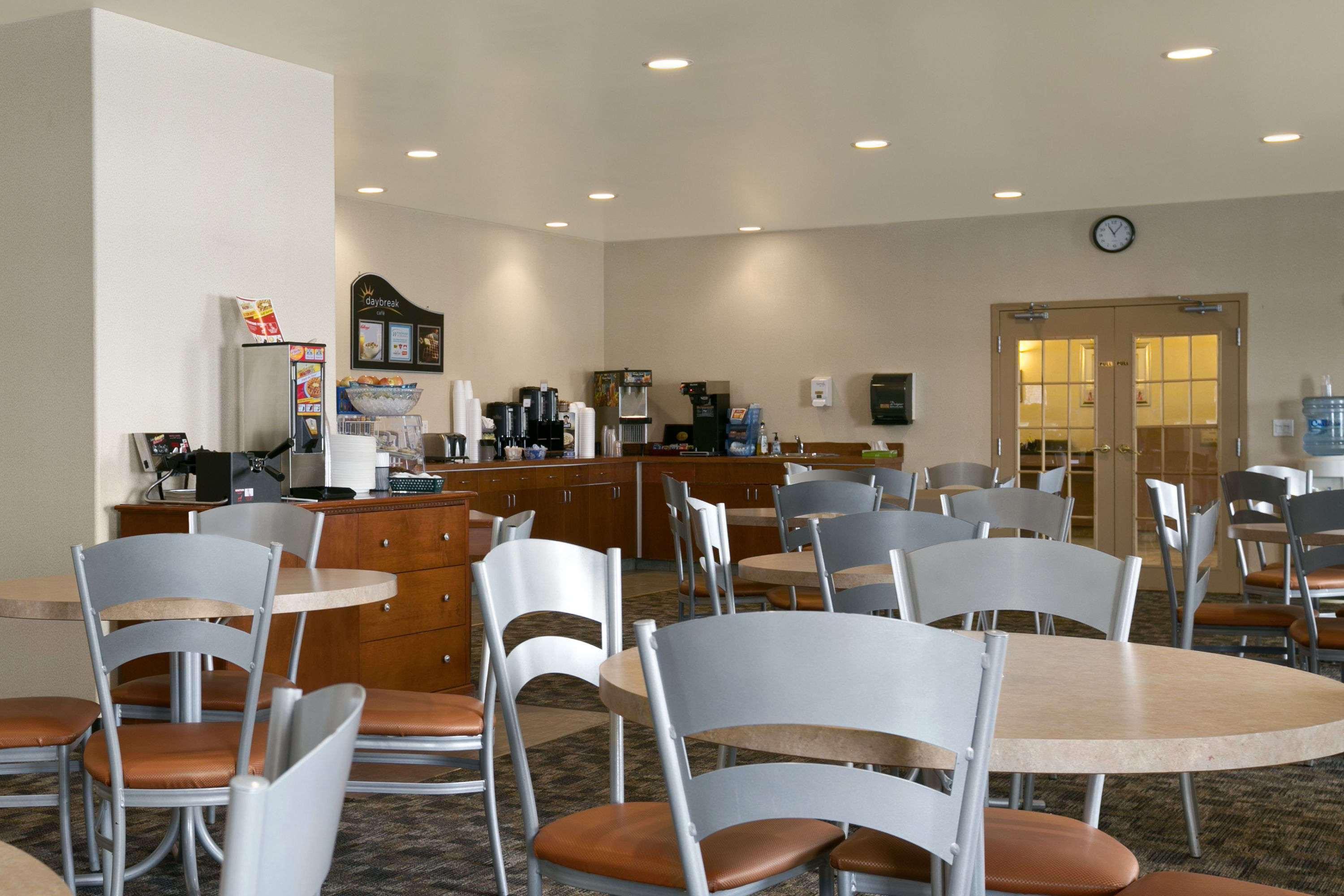 Days Inn By Wyndham Prince Albert Exteriér fotografie