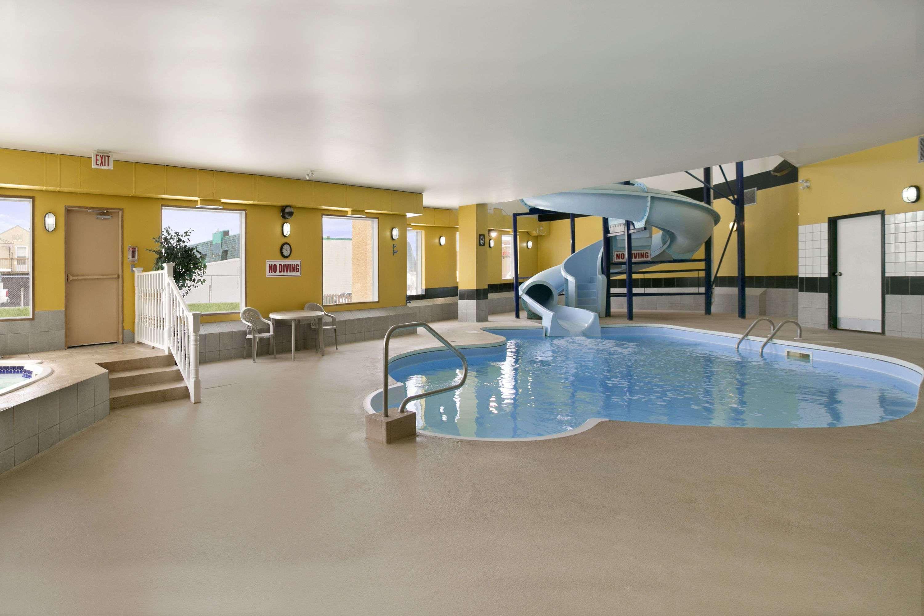 Days Inn By Wyndham Prince Albert Exteriér fotografie